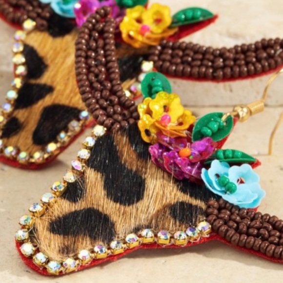 Leopard Print Longhorn Earrings With Seed Bead Floral Detail - Picture 3 of 6